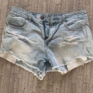 Women’s AE distressed shorts